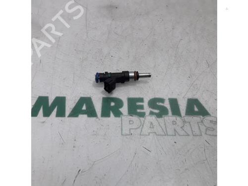 Used Injector RENAULT CLIO IV (BH_) 0.9 TCe 90 (BHNF, BHMA, BHMH, BHJK, BHJR) (90 hp) 31497126