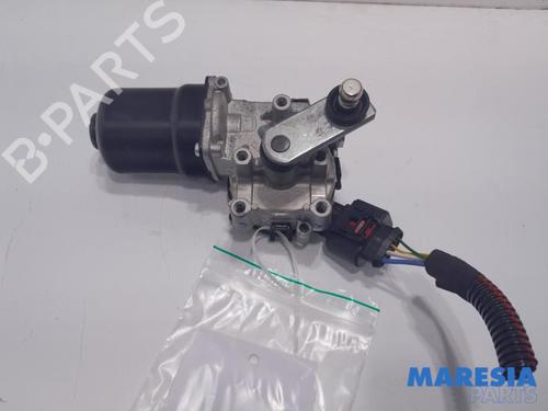 Used Front wiper motor OPEL CORSA F (P2JO) CORSA-e (68) (136 hp) 31531873