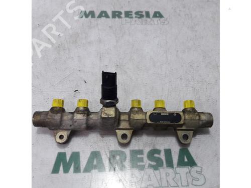 Used Injection rail FIAT MULTIPLA (186_) 1.9 JTD 105 (186AXB1A) (105 hp) 31531604