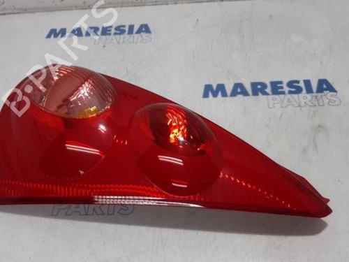 Højre baglygte PEUGEOT 107 (PM_, PN_) 1.0 (68 hp) 31488573