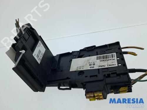 Used Fuse box Fuse box 39383845 39383845