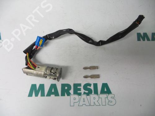 Used Ignition barrel PEUGEOT 206 Hatchback (2A/C) 1.4 i (75 hp) 31526609