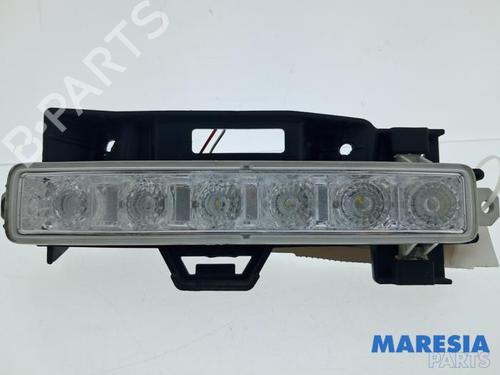 Used Right daytime light Right daytime light 38489220 38489220