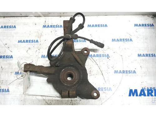 Used Left front steering knuckle RENAULT MEGANE I Grandtour (KA0/1_) 1.6 16V (KA0B, KA04, KA11) (107 hp) 31456632