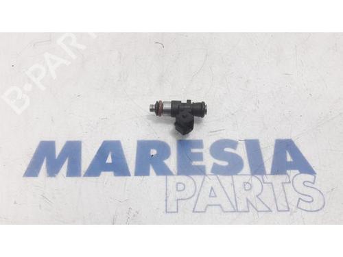 Used Injector FIAT 500L (351_, 352_) 0.9 (199LYC1B) (105 hp) 31511037