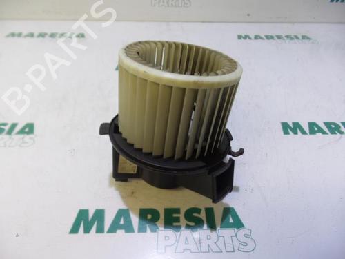 Used Heater blower motor PEUGEOT 307 Break (3E) 1.4 HDi (68 hp) 31429946