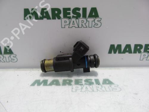 Used Injector CITROËN SAXO (S0, S1) 1.4 VTS (75 hp) 31402786