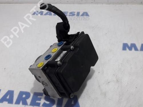 Used ABS pump FIAT 500 (312_) 0.9 (312AXG1A, 312.AXG11) (86 hp) 31390082