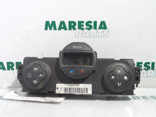 Used Climate control RENAULT MEGANE II Coupé-Cabriolet (EM0/1_) 2.0 (135 hp) 31533009