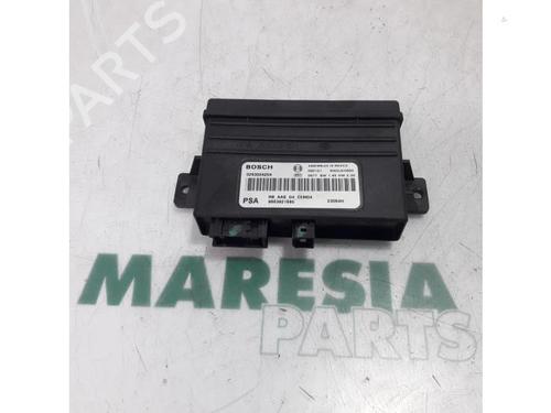 Used Electronic module CITROËN C3 Picasso (SH_) 1.6 VTi 120 (120 hp) 31527040