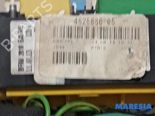 Fuse box PEUGEOT 2008 I (CU_) 1.6 VTi | BP31535437E1