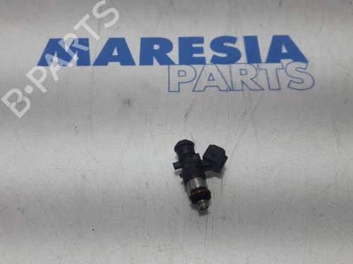 Used Injector FIAT 500 (312_) 0.9 (312AXG1A, 312.AXG11) (86 hp) 31527286