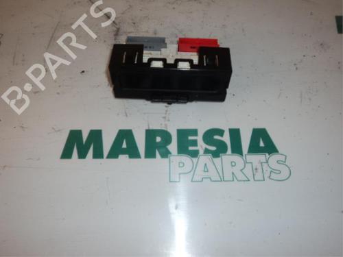 electronic-module-renault-clio-ii-bb_-cb_-1998-1999-2000-2001-2002-2003-2004-2005-2006-2007-2008-2009-2010-2011-2012-2013-2014-2015-2016-31533944 main image