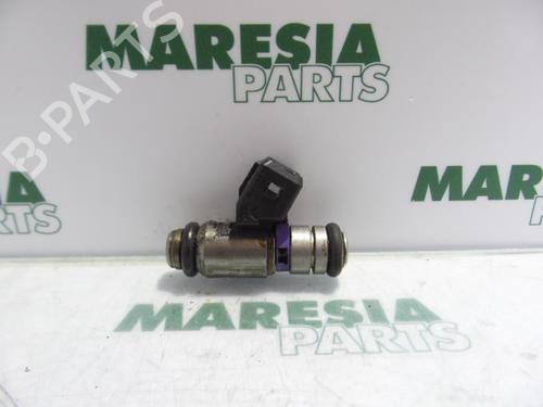 Used Injector FIAT PUNTO (188_) 1.2 60 (188.030, .050, .130, .150, .230, .250) (60 hp) 31518830