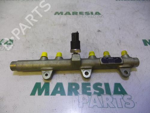 Used Injection rail FIAT PUNTO (188_) 1.9 JTD 80 (188.237, .257, .337, .357) (80 hp) 31487117