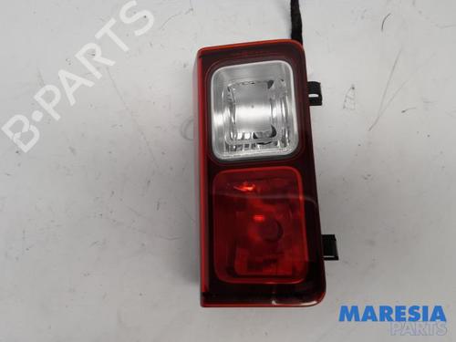 Used Reverse light OPEL VIVARO B Van (X82) 1.6 CDTI (05) (95 hp) 31401154