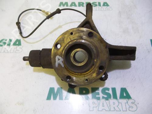 Used Right front steering knuckle CITROËN C4 I (LC_) 1.6 16V (109 hp) 31476190