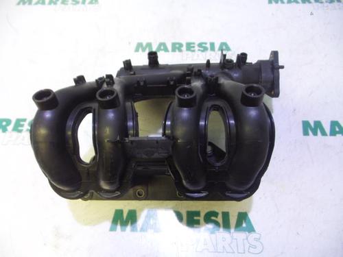 Used Injection rail RENAULT TWINGO I (C06_) 1.2 (C066, C068) (58 hp) 31431211