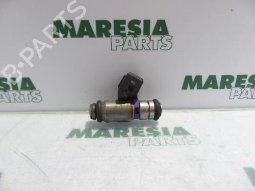 injector-fiat-punto-188_-1999-2000-2001-2002-2003-2004-2005-2006-2007-2008-2009-2010-2011-2012-31467319 main image
