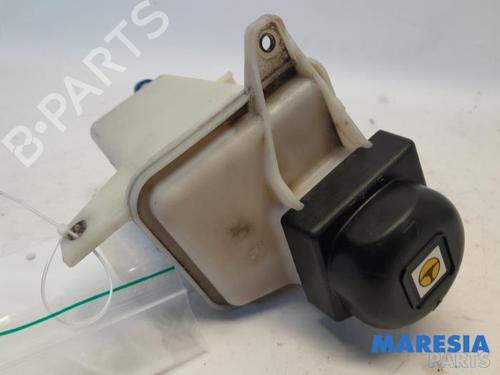 Used Power steering reservoir FIAT DUCATO Van (250_) 130 Multijet 2,3 D (131 hp) 31487305