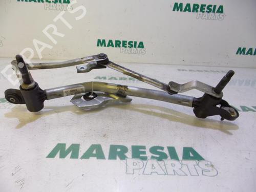 Used Front wipers mechanism RENAULT TWINGO II (CN0_) 1.2 16V (CN04, CN0B) (75 hp) 31457455