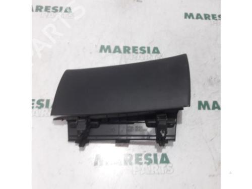 Used Glove box CITROËN C-CROSSER (VU_, VV_) 2.2 HDi (156 hp) 31432900