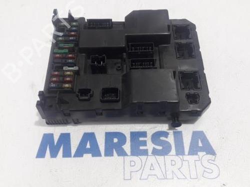 Used Fuse box Fuse box 31395965 31395965