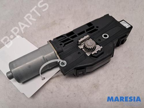 Used Sunroof engine PEUGEOT 5008 II (MC_, MJ_, MR_, M4_) 1.2 THP (MRHNYH, MRHNYW, MRHNSJ, MRHNSU, MRHNSM) (131 hp) 31451313