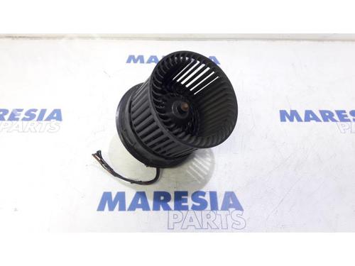 Used Heater blower motor PEUGEOT 308 I (4A_, 4C_) 1.6 HDi (109 hp) 31429097