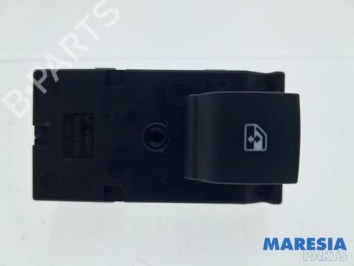 Used Switch Switch OPEL KARL (C16) 1.0 (75 hp) 33964379 33964379