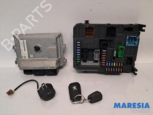 Used Engine control unit (ECU) PEUGEOT 2008 I (CU_) 1.2 VTi (82 hp) 31532295