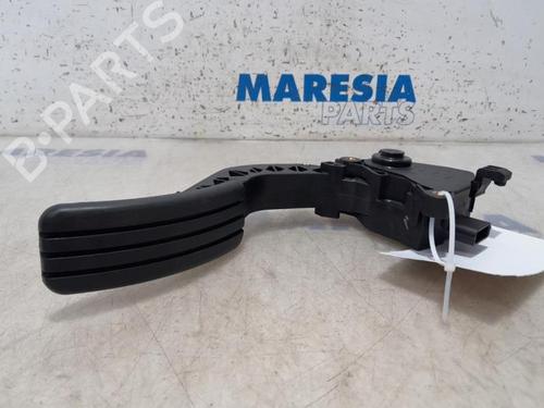 modulo-electronico-renault-trafic-iii-van-fg_-2014-31417059 main image