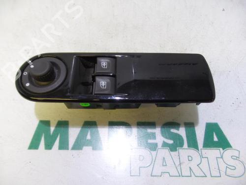 Used Switch RENAULT CLIO IV Grandtour (KH_) 1.5 dCi 90 (KHN3, KHN4) (90 hp) 31388873