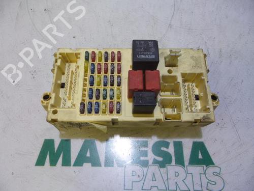 Used Fuse box Fuse box FIAT PUNTO (188_) 1.2 60 (188.030, .050, .130, .150, .230, .250) (60 hp) 31393618 31393618