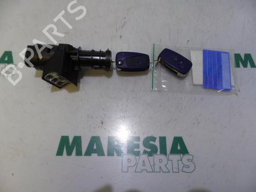 Used Ignition barrel FIAT STILO (192_) 1.6 16V (192_XB1A) (103 hp) 31527835