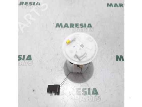 Used Fuel pump RENAULT SCÉNIC IV (J9_) 1.2 TCe 115 (115 hp) 31490683