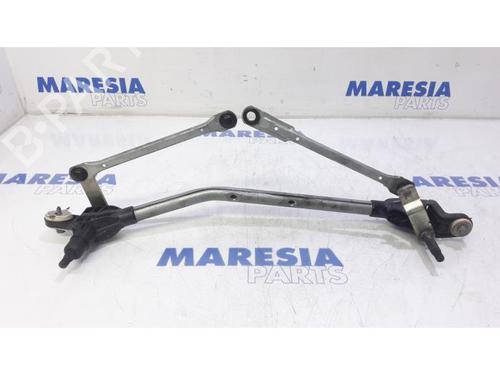 Used Front wipers mechanism Front wipers mechanism RENAULT MEGANE III Grandtour (KZ0/1) 1.5 dCi (KZ09, KZ0D, KZ1G, KZ29, KZ14, KZ1W, KZ10, KZ1F,... (110 hp) 31398457 31398457