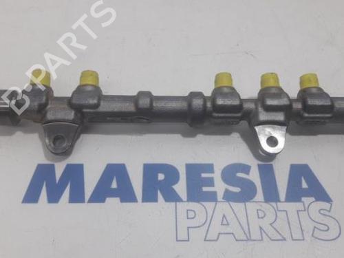 Used Injection rail FIAT DOBLO Bus (263_) 1.3 D Multijet (263AXC1A) (90 hp) 31492432