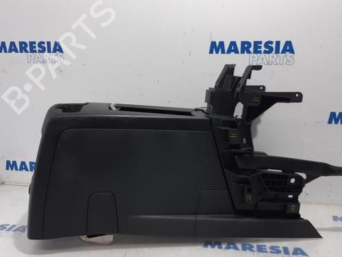 Console central PEUGEOT 5008 (0U_, 0E_) 1.6 16V (120 hp) 31528285