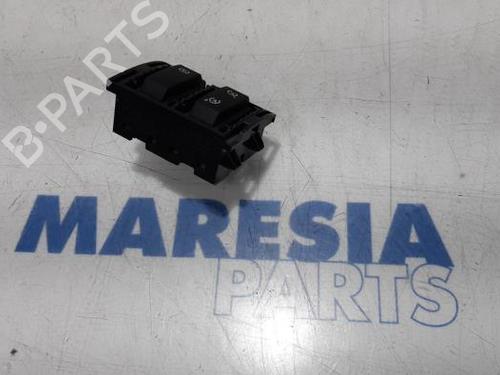 Used Switch OPEL VIVARO B Van (X82) 1.6 CDTI (05) (120 hp) 31490598