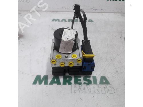 Used ABS pump RENAULT MEGANE III Grandtour (KZ0/1) 1.5 dCi (KZ0C, KZ1A) (90 hp) 31514740