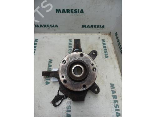 Used Right front steering knuckle RENAULT LAGUNA II (BG0/1_) 2.0 16V (BG00, BG0K, BG0P, BG0W) (135 hp) 31497934