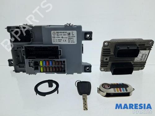 Used Engine control unit (ECU) Engine control unit (ECU) FIAT 500 C (312_) 1.2 (312CXA1A, 312AXA1A) (69 hp) 35820647 35820647