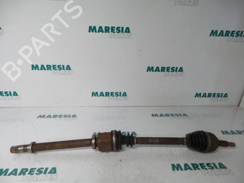 Used Right front driveshaft RENAULT SCÉNIC II (JM0/1_) 1.9 dCi (JM0G, JM12, JM1G, JM2C) (120 hp) 31433372