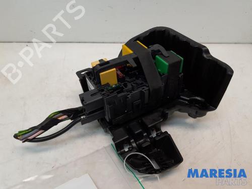 Used Fuse box PEUGEOT 208 I (CA_, CC_) 1.4 VTi (95 hp) 31445099