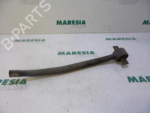 Venstre bagtil bærearm ALFA ROMEO GT (937_) 2.0 JTS (937CXH1A, 937CXH11) (165 hp) 31508265