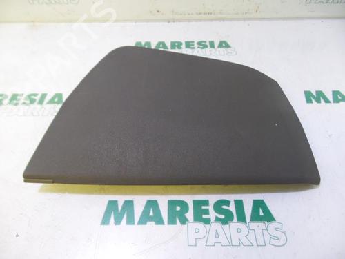 Handskerum FIAT IDEA (350_) 1.4 16V (95 hp) 31520228