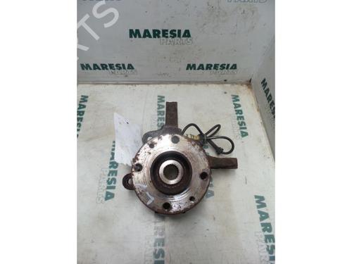 left-front-steering-knuckle-renault-clio-ii-bb_-cb_-1998-1999-2000-2001-2002-2003-2004-2005-2006-2007-2008-2009-2010-2011-2012-2013-2014-2015-2016-31466281 main image