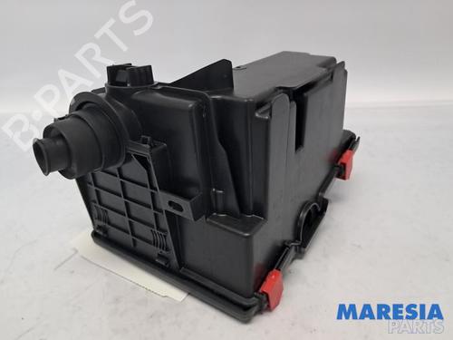 Used Fuse box PEUGEOT 308 II (LB_, LP_, LW_, LH_, L3_) 1.2 THP 110 (110 hp) 31473425