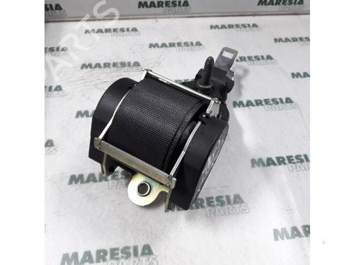 Used Rear center seatbelt RENAULT SCÉNIC II (JM0/1_) 1.5 dCi (JM1F) (86 hp) 31448218